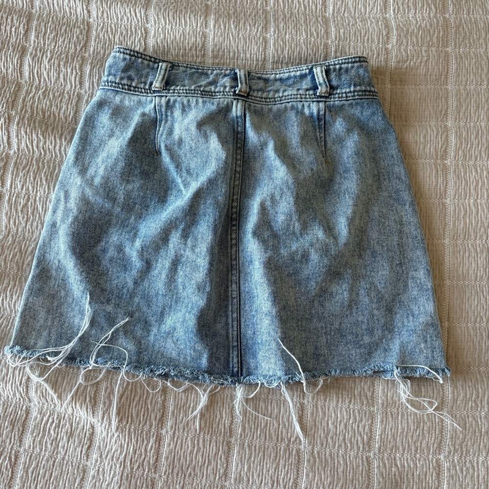 Pacsun Mini Light Wash Jean Skirt with Pockets Size 26 Length 15in - Picture 2 of 7